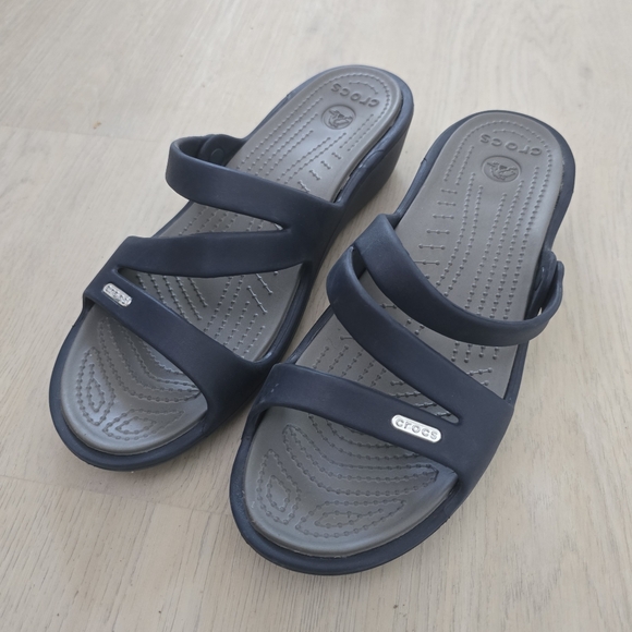 Crocs Navy Blue and Gray Slide Strappy Sandals size W11 - Picture 2 of 5
